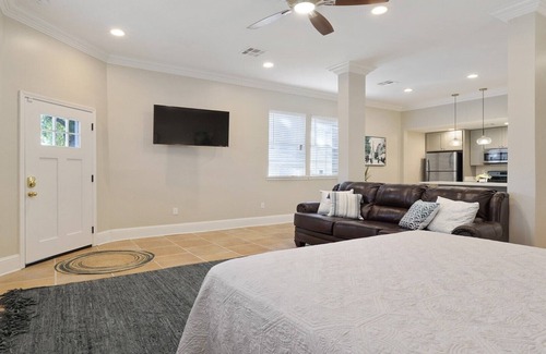 Esplanade Ridge Apartment | COZY CHIC 1 BEDROOM/1 BATH