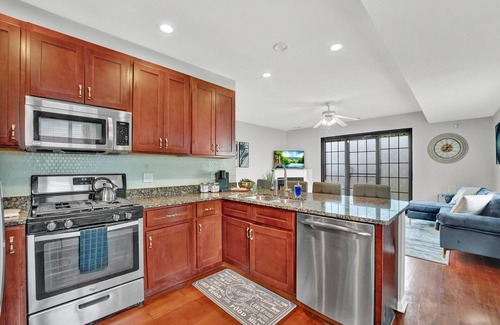Tri-Taylor Condo | Cozy City Condo in Heart of City