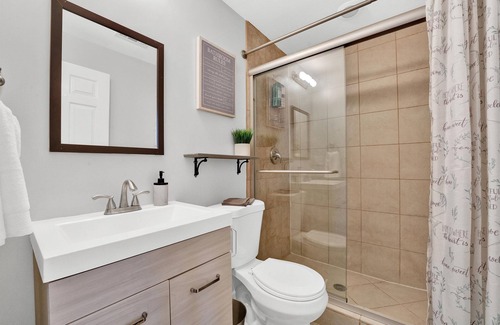 Tri-Taylor Condo | Cozy City Condo in Heart of City