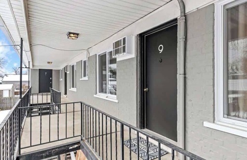 Mount Clemens Apartment | Cozy & Clean 2nd Floor Apt. - King Bed | Workspace