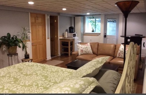 Huntington Apartment | Cozy, Clean Private Studio - 1 Hour To NYC Or Hamptons