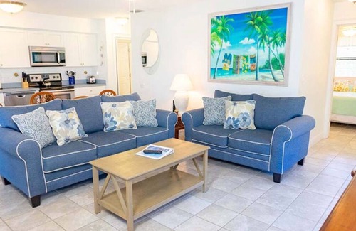 Sanibel Condo | Cozy Coastal Haven - Your Relaxing Sanibel Getaway - Private Beach - Pet Friendly - Signal Inn 07