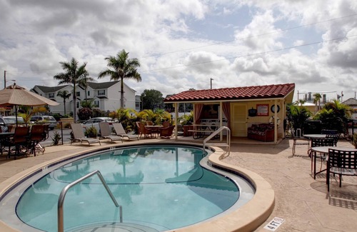 Dunedin Villa | Cozy Coastal Villa - Close To Beaches, Parks, Shops, Walking & Bike Trails