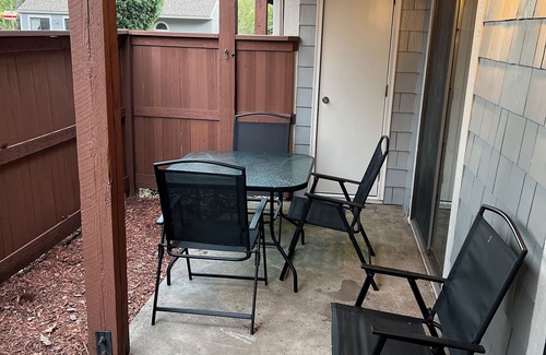 Shawnee Condo | Cozy condo close to everything in Kansas City! You’ll love KC in the fall!