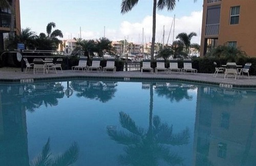 Burnt Store Marina Apartment | Cozy condo in Burnt Store Marina. Ideal spot for a boating adventure.