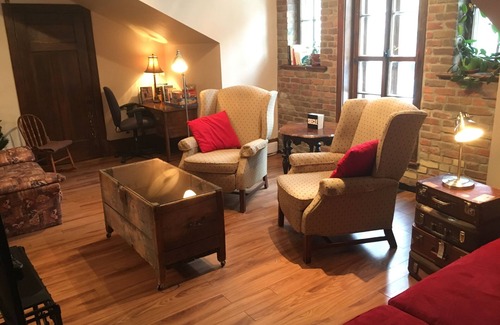 Montcalm Apartment | Cozy condo in Upper Town with parking and 2 balconies