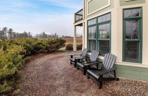 Thornton Condo | Cozy condo perfect for winter vacationn
