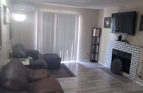 Clodine Condo | Cozy Condo2, surrounded by shopping & eateries