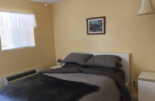 Misquamicut Condo | Cozy Condominium Walking To The Misquamicut Beach.Unit One