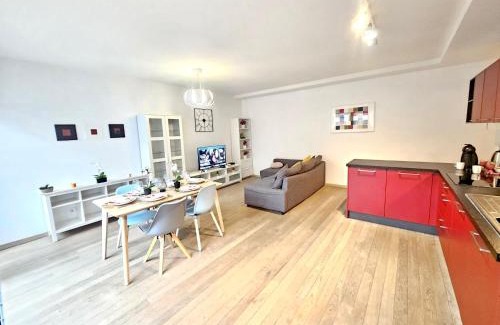 Hollerich Apartment | Cozy&contemporary 2BR Flat-3B