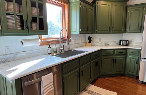 Carl Junction House | Cozy Copper Oaks ! Lake Views ! 7Bed 3.5 Bath with Full Basement