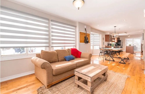 Alcona Cottage | Cozy Cottage Across Lake Simcoe