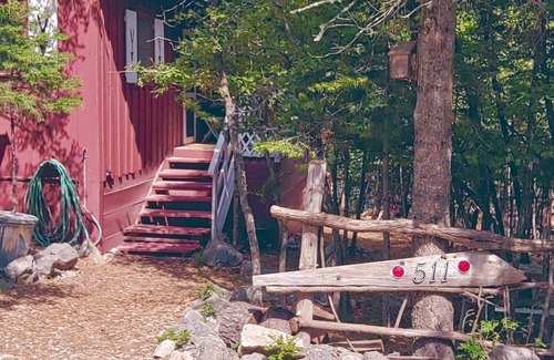 Cloudcroft Cabin | Cozy Cottage Cabin with Wood Burning Fireplace - Pet Friendly! Charming Updates!