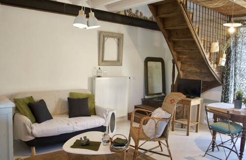 Louplande Cottage | Cozy Cottage for 2 on Dairy Farm near Le Mans with Private Garden, Wood Stove & Country Charm