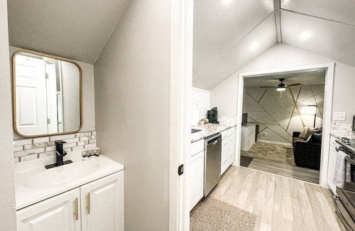 Central Colorado Springs Cottage | Cozy Cottage in the Heart of COS | pet friendly