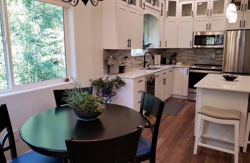 Columbia Falls Cottage | Cozy Cottage in the Woods