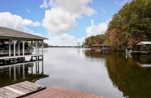 Bumpass Cottage | Cozy Cottage-Lakefront View-Kayaks-Hot tub