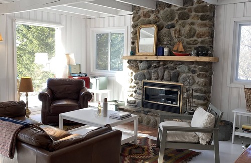 Sutton Ski Chalet | Cozy cottage life on a quiet road between the village and Mont Sutton πΏπ΄ββοΈπ