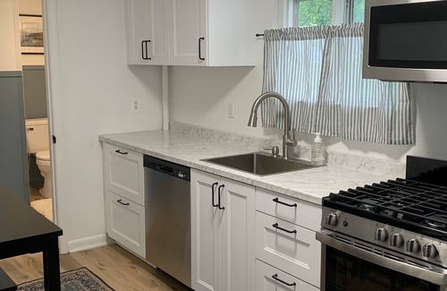 Arnold House | Cozy Cottage Minutes from USNA/Downtown Annapolis