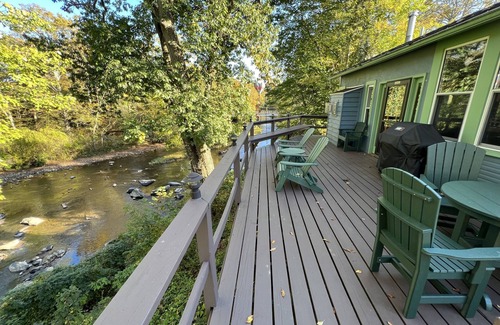 Ligonier House | Cozy Cottage overlooking beautiful Loyalhanna Creek in Historic Ligonier!