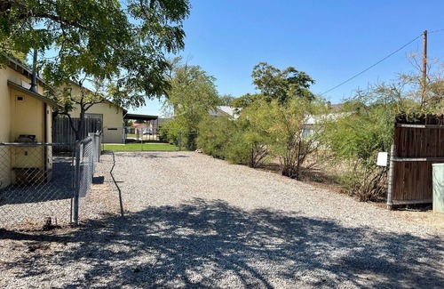 Roswell Cottage | Cozy Cottage~Pet Friendly 2 Pets Stay For FREE!