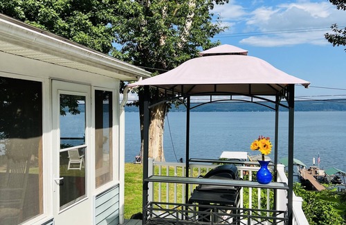 Himrod Cottage | Cozy Cottage Private Dock & 2 Walkable Restaurants