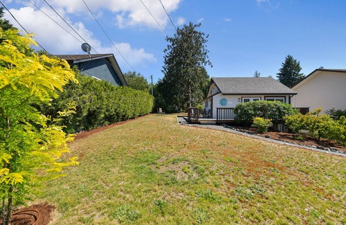 Lake Cowichan House | Cozy Cottage Style House In The Heart Of Lake Cowichan