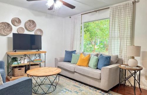 Valdosta House | Cozy Cottage with 4 Beds Sleeps 6