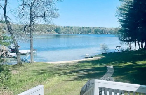Newaygo Cottage | Cozy Cottage with HUGE sand beach
