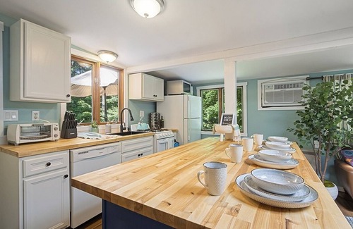 Gilmanton Cottage | Cozy cottage with private HOT TUB, lake access, Gunstock mountain & fire pit