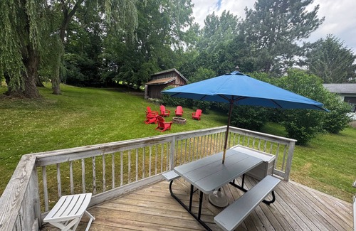 Poplar Ridge Cottage | Cozy Cottage with Private Dock