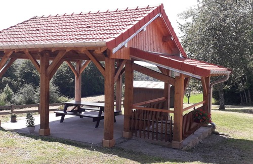 Le Clerjus Cottage | Cozy cottage with WIFI and parking, close to nature