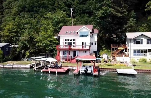 Hammondsport House | Cozy Cozy Cottage ~ Perfect Location On West Keuka Lake ~ Private Dock!
