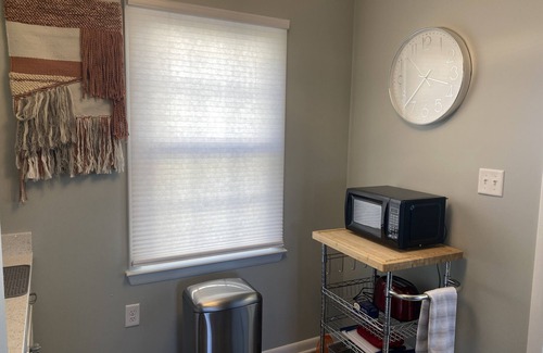 Charles Town Cottage | Cozy Cute Cottage with Amazing Farm Views near Harpers Ferry