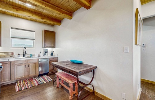 Taos House | Cozy, dog-friendly home on 3 acres, with incredible views, wood stove, WIFI