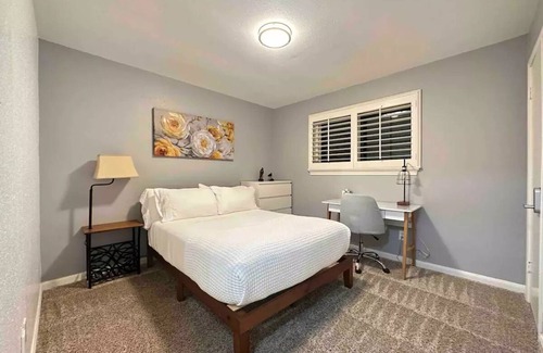 Grogan's Mill House | Cozy duplex home, The Woodlands
