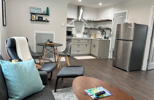 East Lake Apartment | Cozy East Lake Carriage House - Close To Everything
