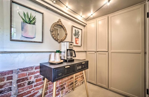 El Paso Apartment | Cozy El Paso Studio w/Patio ~ 5 Mi to Utep!