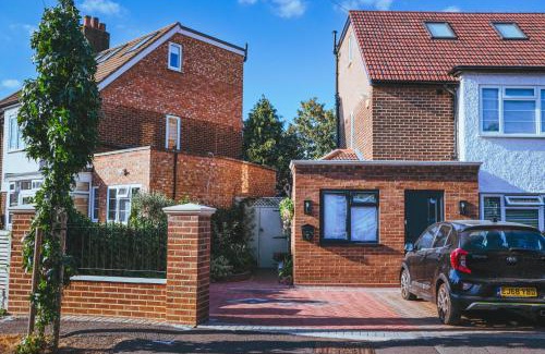 North Acton Apartment | Cozy+elegant Studio@ West London