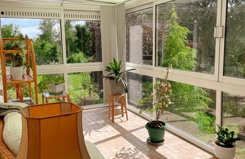 Romorantin-Lanthenay Cottage | Cozy Family Cottage in Romorantin: BBQ, Private Garden, Wi-Fi, Near Beauval & Chambord