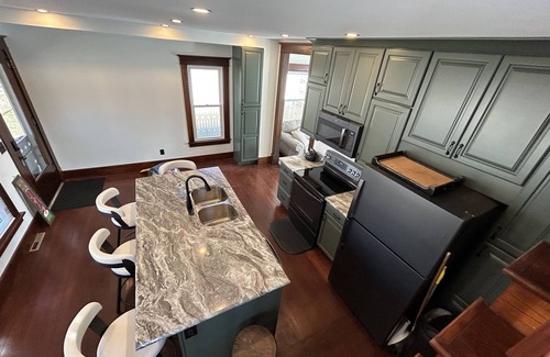 Camanche House | Cozy Family-Friendly Riverfront Home. Perfect Setting for All Celebrations!