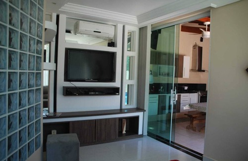 Itu House | Cozy Farm in a Gated Community