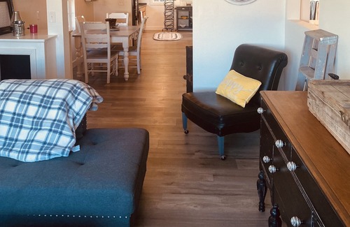 Cathlamet Apartment | Cozy Farmhouse Retreat downtown Cathlamet
