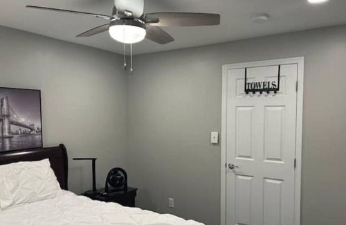 Federal Hill House | Cozy Federal Hill townhouse walking distance Ravens and Orioles stadium