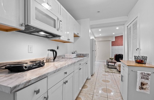 West Laurel House | Cozy Finished Basement with 1-bedroom, living Space AC, WiFi in charming Laurel