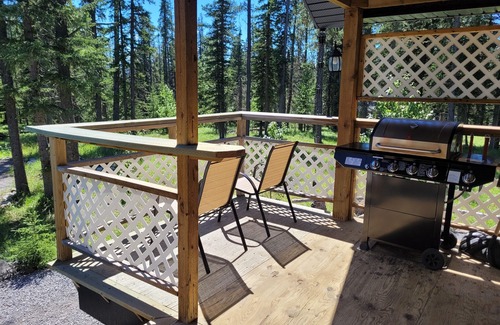 Nordegg Cabin | Cozy Fireside Cottage - The Rock