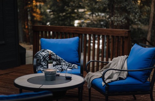 Cassel Cabin | Cozy Fishing Cabin: Hat Creek, Pit River, Fall River, Baum Lake. Burney Falls.
