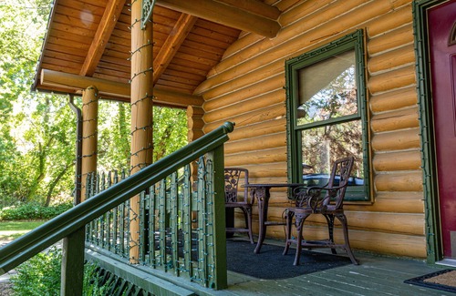 Sandy Cottage | Cozy Forest Cottage