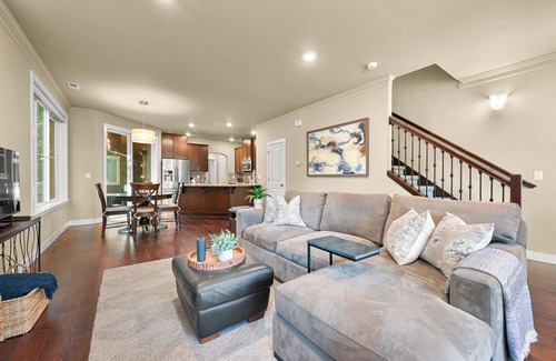 Cornwall Park House | Cozy Fountain District Townhouse w/Fireplace | Near Mt. Baker & Lake Whatcom