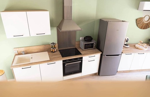 Saint-Paul-Trois-Chateaux Apartment | Cozy duplex - patio - sleeps 6 - historic village